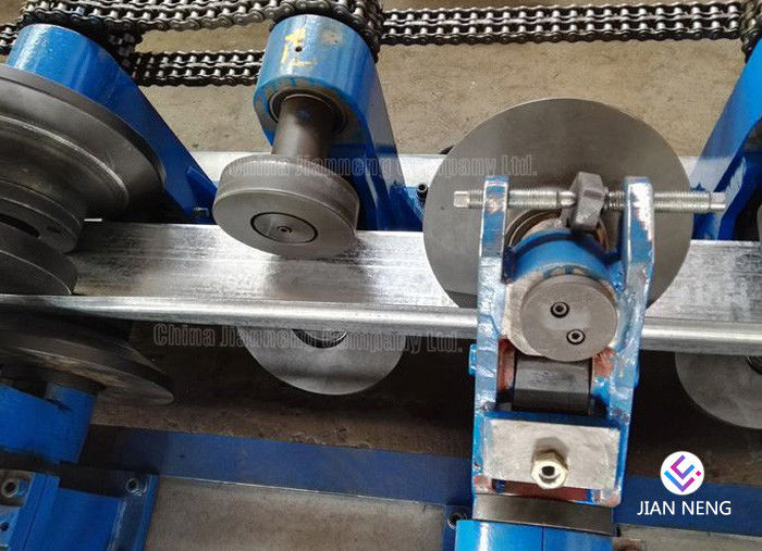 345 Mpa Curving Machine Metal Roofing Machine With Cr12 Falistej formy tłoczenia